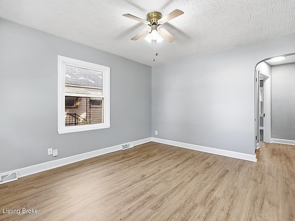 5th image of 3325 Schneiter Ave