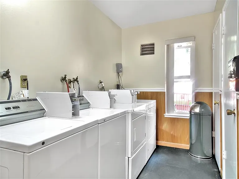 1220 Mills St #5M — Photo 19