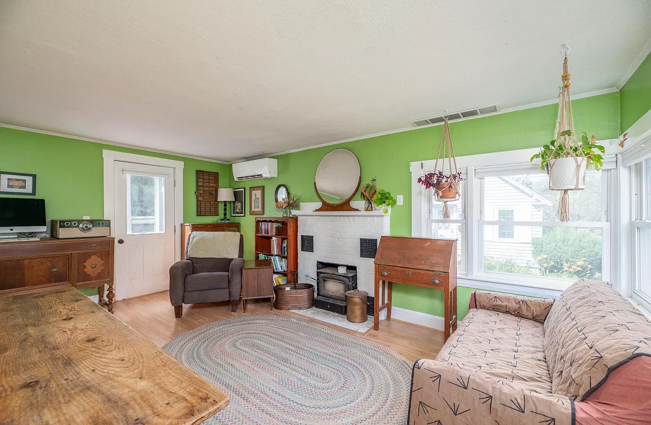 2 bed, 691 sqft, $1,537 — Photo 2