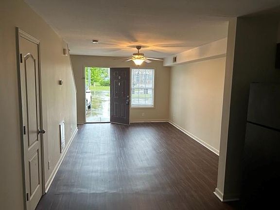 3rd image of 792 Cherrybark Ln APT A