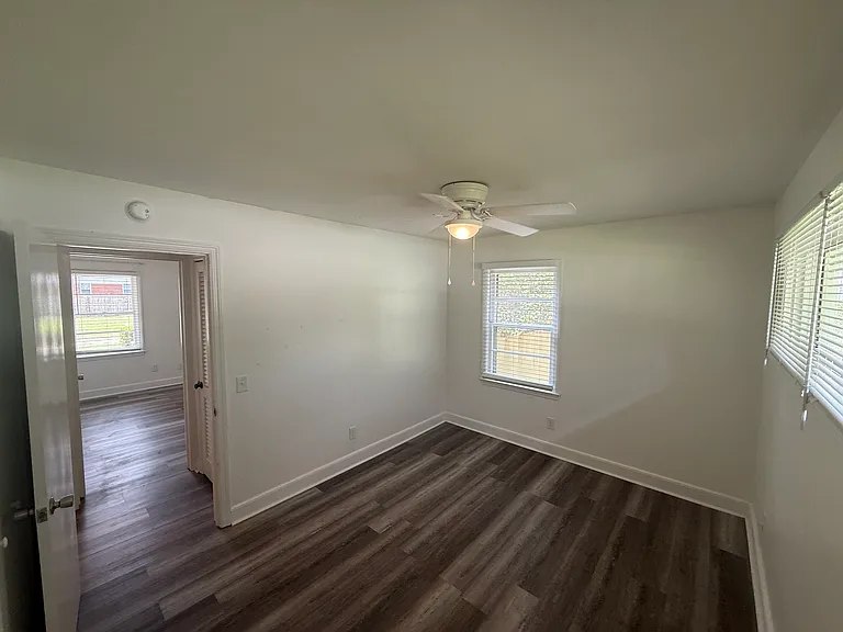 1808 W Higgins St — Photo 11