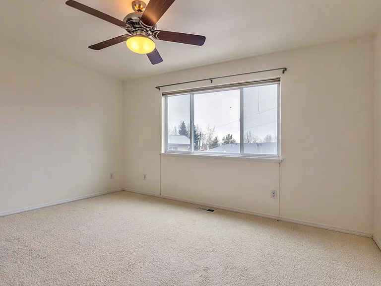 4738 Grumman St — Photo 11
