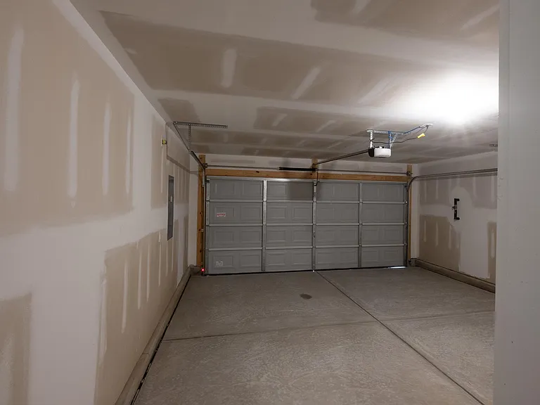 1007 Crescent Corner Dr — Photo 8