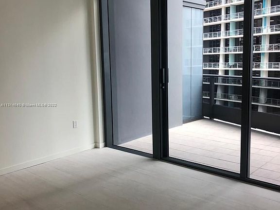 3rd image of 1000 Brickell Plz #3203