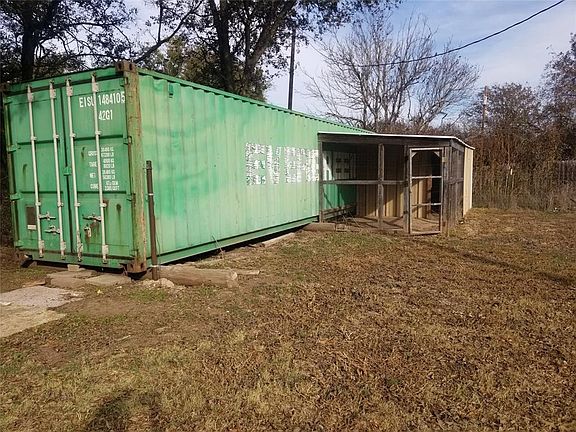 3rd image of 310 N Broadway St