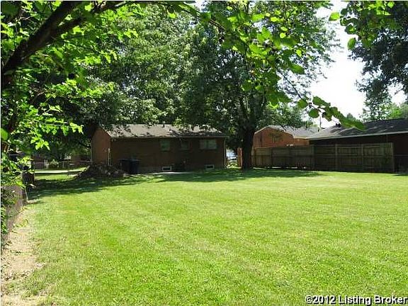 4th image of 7702 Bramble Ln