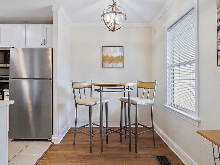 221 S Hale Ave #1 — Photo 16