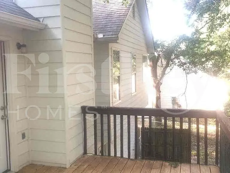 319 Hills Point Rd — Photo 16