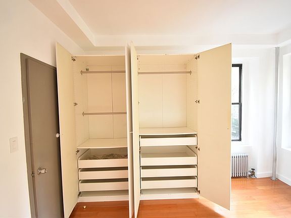 4th image of 100 Mosco St APT 202