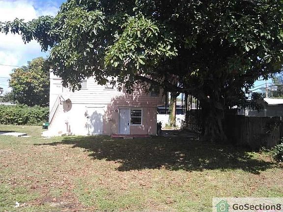 3rd image of 807 33rd St APT A