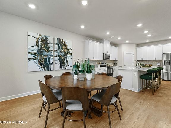 5th image of 498 Forthlin Drive NW