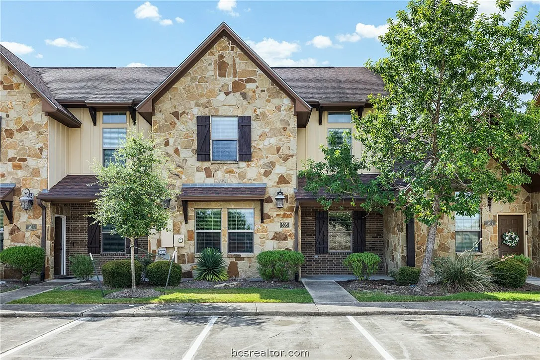 4 bed, 1853 sqft, $2,400 — Photo 1