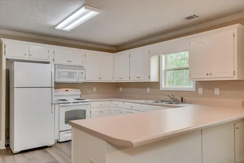 101 Old Thomson Rd #B Photo 1