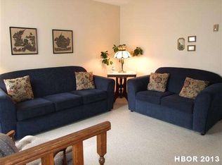 1213 Truman Dr, Fostoria, OH 44830