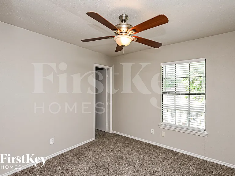 2805 Galemeadow Dr — Photo 10