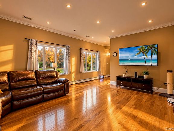 5th image of 658 Waterbury Hill Road
