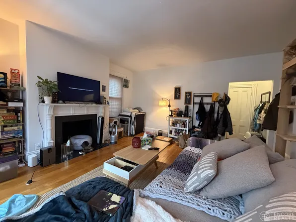 18 Davis Ave #4A, Brookline, MA 02445
