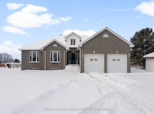 37 Rapid Rd, Whitewater Region, ON K0J2L0