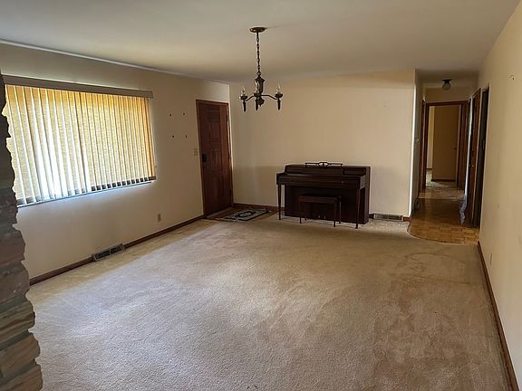 4th image of 577 Dry Hill Rd
