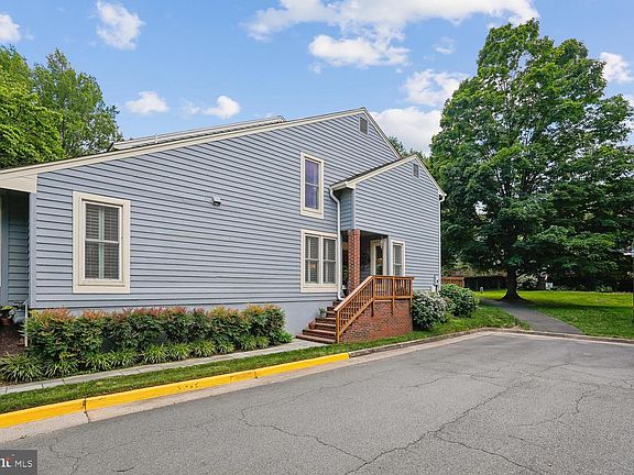 2nd image of 11423 Orchard Green Ct