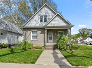 906 N Walnut St, Springfield, IL 62702