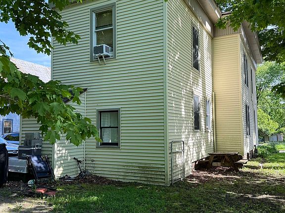 5th image of 9 Washington St