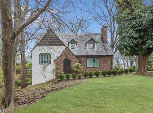 9 Bradford Way, Cedar Grove, NJ 07009