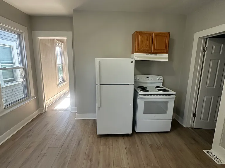 75 Woolsey St #2-0 — Photo 2