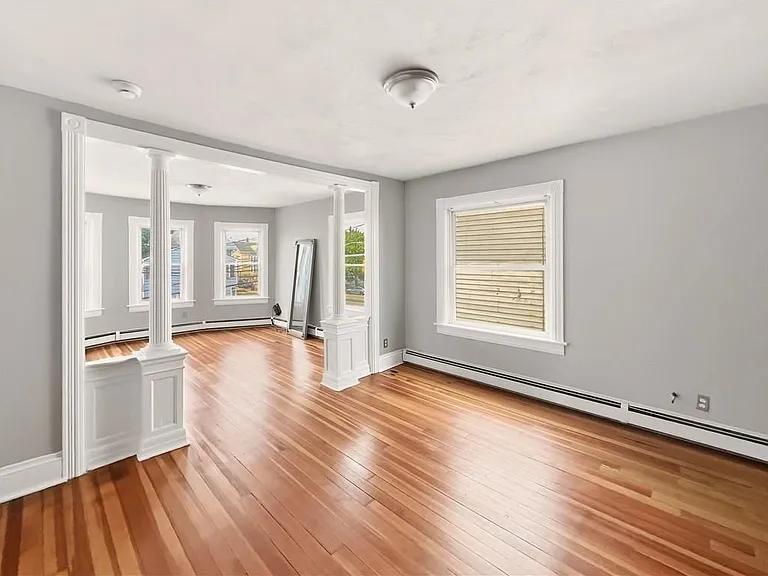 362 Weeden St — Photo 1