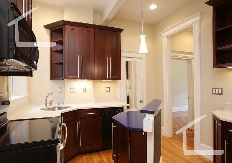 2nd image of 1111 Boylston St #7HE