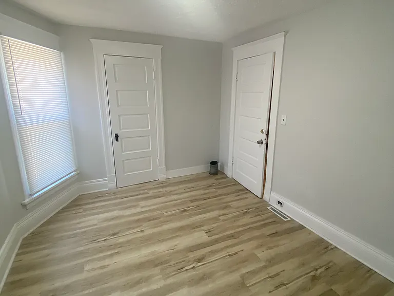 717 Redwood Ave — Photo 13