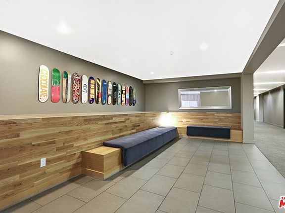 5th image of 855 N Croft Ave Penthouse 3
