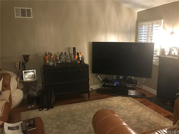 5th image of 22119 Burbank Blvd Unit 5
