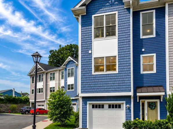 7 Raritan Cove, Keyport, NJ 07735