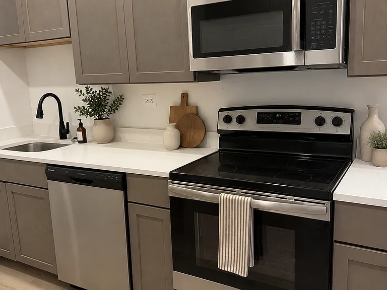 1353 N State Pkwy #3D — Photo 4