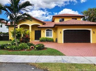 8315 NW 163rd St, Miami Lakes, FL 33016