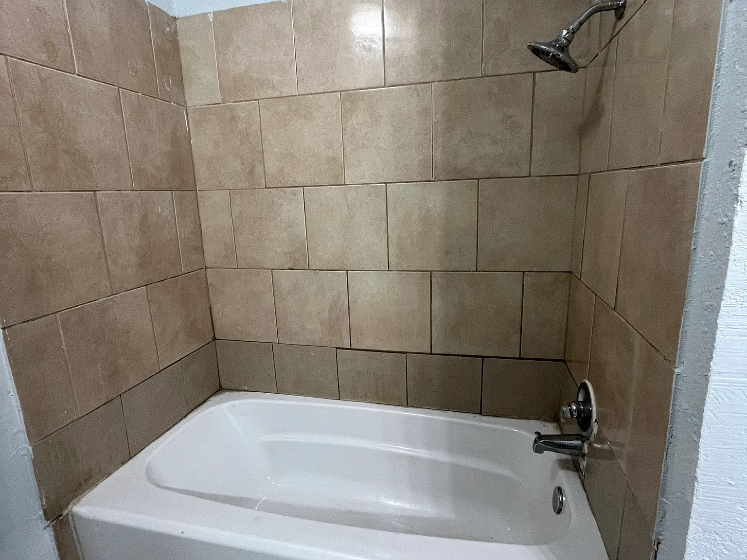 320 S Center St — Photo 3