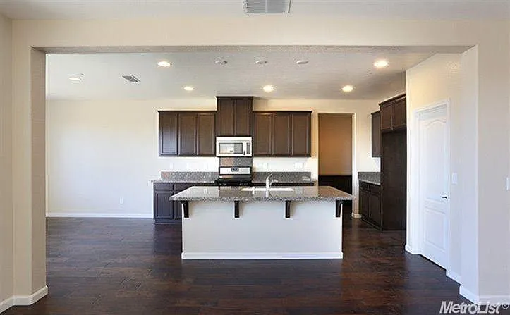 872 Calico Dr — Photo 5
