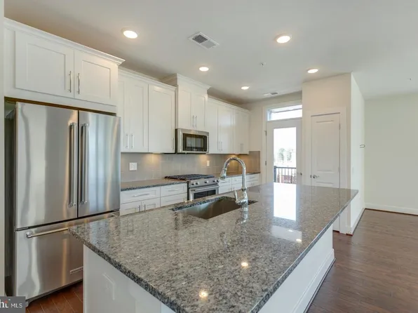 11200 Reston Station Blvd APT 304, Reston, VA 20190