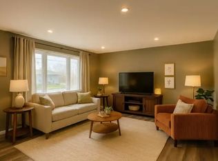300 Lindan Ave #1A, Selwyn, ON K9L 1K6