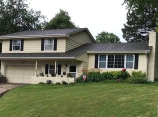 406 Foster Dr, Bellevue, NE 68005