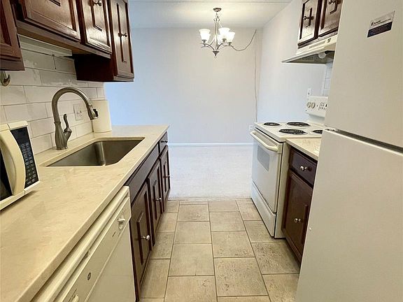 4th image of 35300 Woodward Ave APT 404