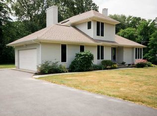 33 Sandra Ct, Bristol, RI 02809