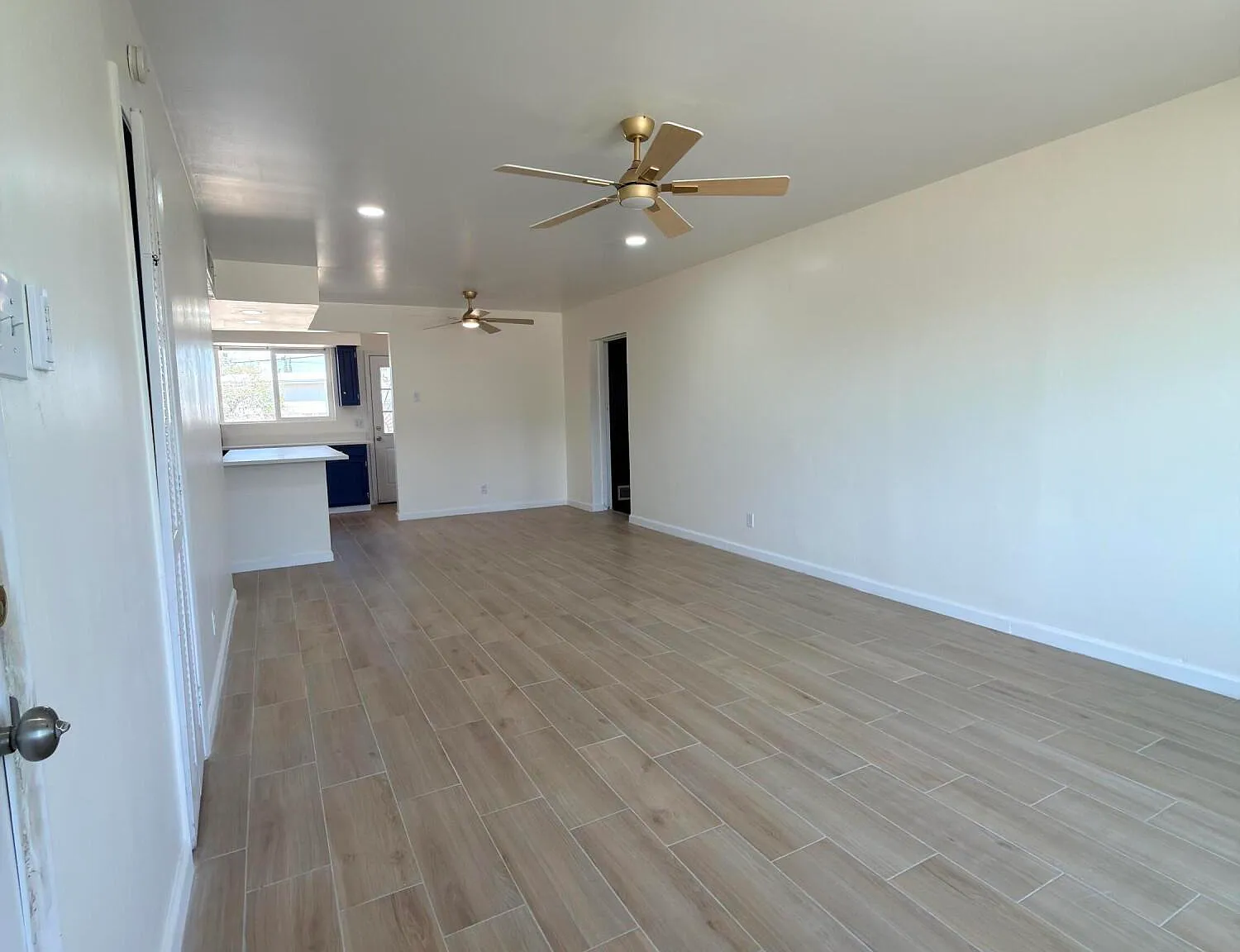 3 bed, 1.5 bath, 1474 sqft, $1,990 — Photo 3