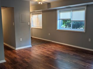 3300 S 28th St APT 101, Alexandria, VA 22302