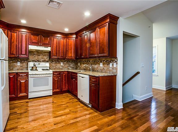 2nd image of 608 Carman Ave #C-4