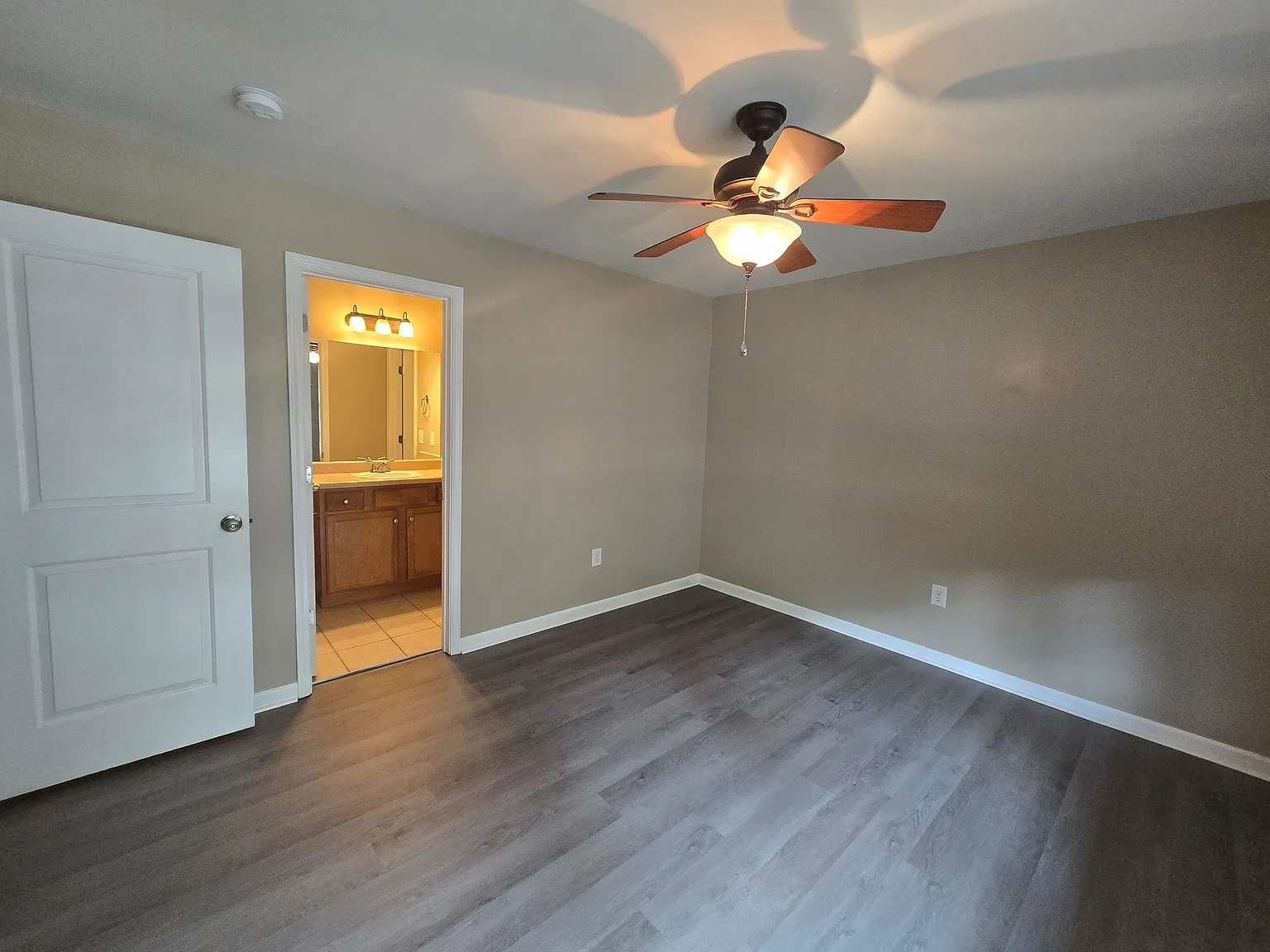 3 bed, 1500 sqft, $2,070 — Photo 4