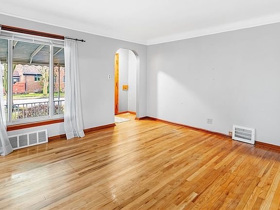 5th image of 4167 W 62nd St