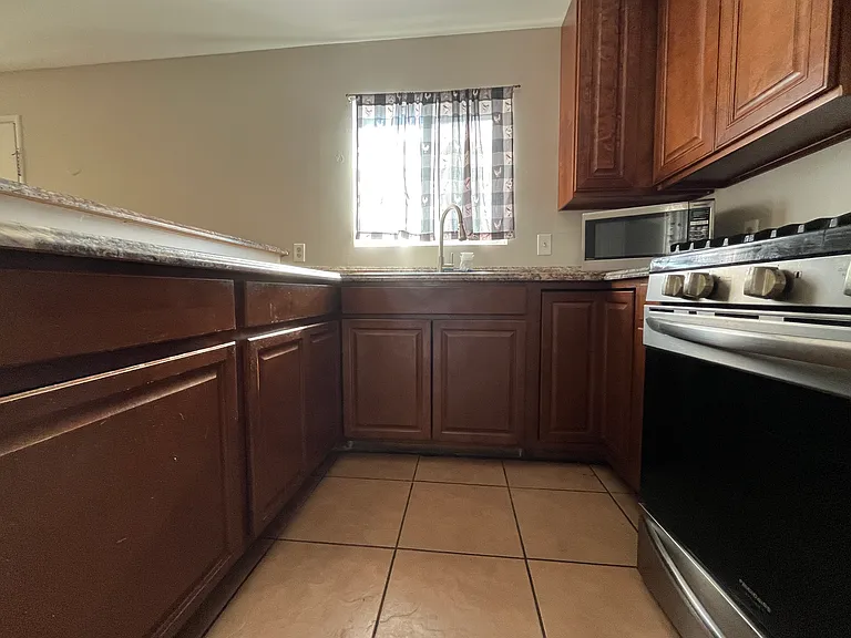 215 E Connecticut Ave #215 — Photo 6