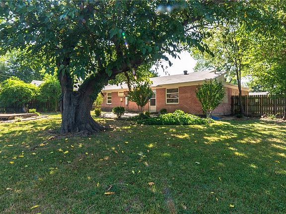5th image of 419 Bella Dr